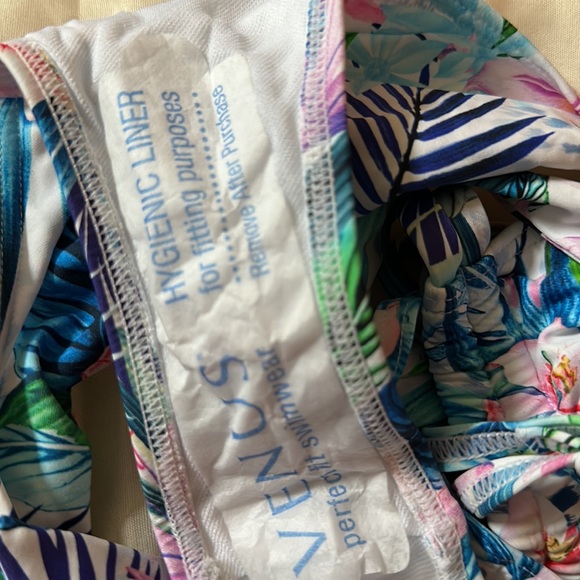 Venus bikini Morning Tropics underwire w/removable pads moderate bottom nwt C6 - Picture 13 of 13